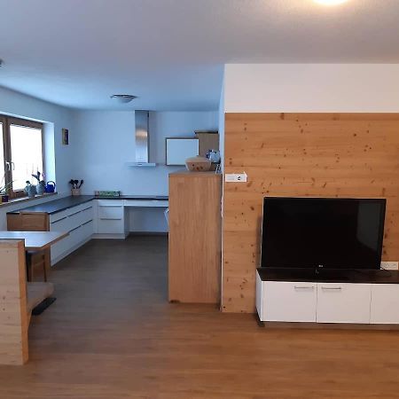 Grosszuegiges Apartment Georg Mayrhofen Barrierefrei Hollenzen Eksteriør billede