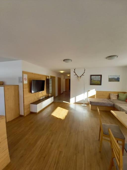 Grosszuegiges Apartment Georg Mayrhofen Barrierefrei Hollenzen Eksteriør billede