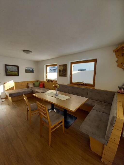 Grosszuegiges Apartment Georg Mayrhofen Barrierefrei Hollenzen Eksteriør billede