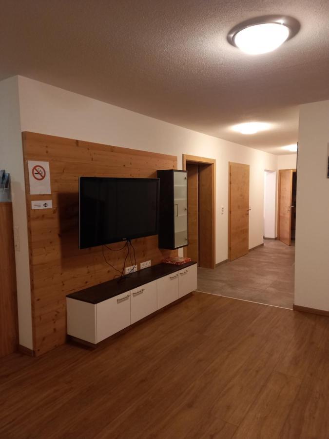Grosszuegiges Apartment Georg Mayrhofen Barrierefrei Hollenzen Eksteriør billede