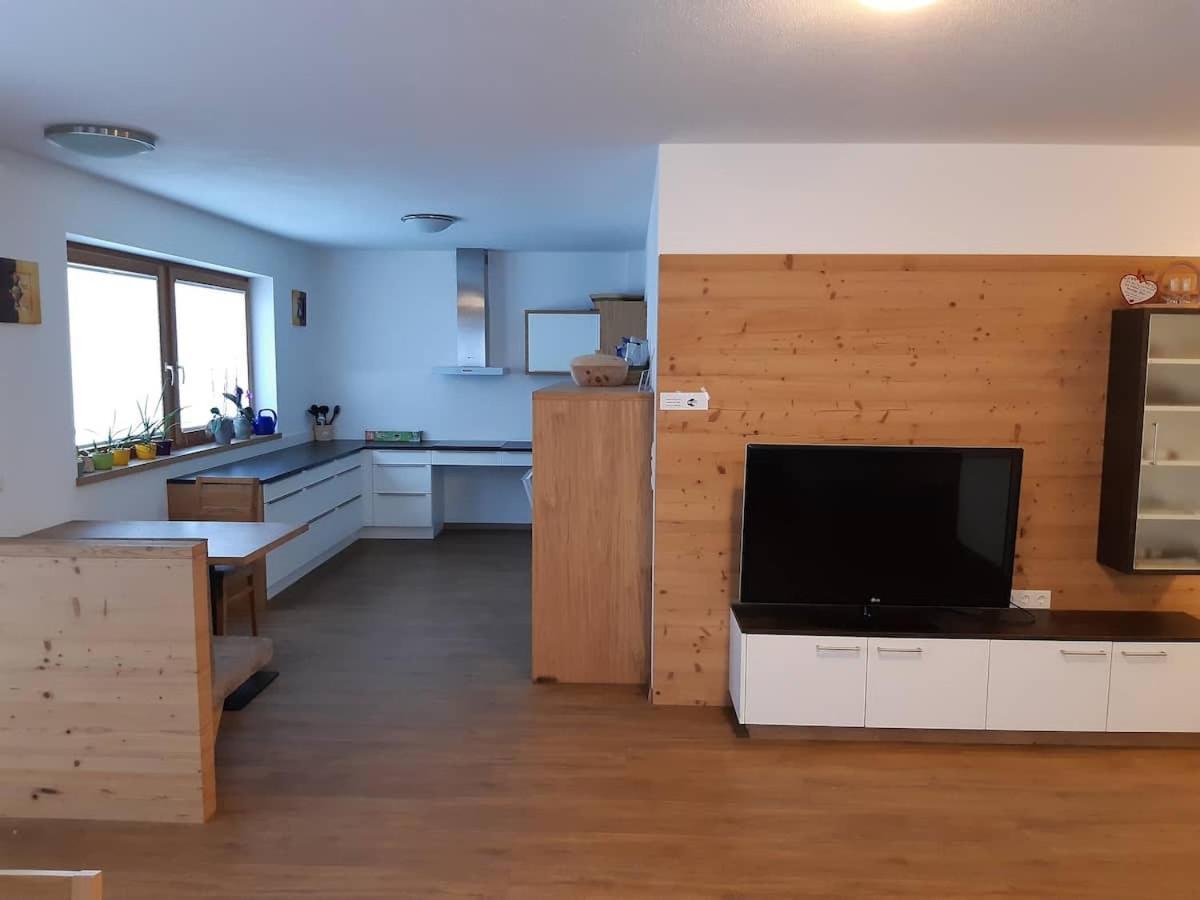 Grosszuegiges Apartment Georg Mayrhofen Barrierefrei Hollenzen Eksteriør billede