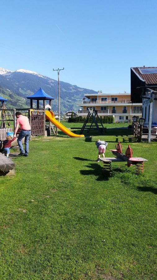 Grosszuegiges Apartment Georg Mayrhofen Barrierefrei Hollenzen Eksteriør billede